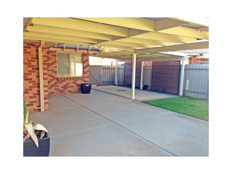 12 Wonkana Rd, Wagga Wagga NSW 2650