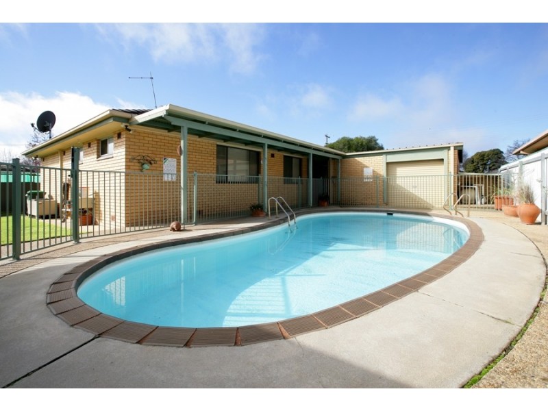 57 Geneva Crescent, Lake Albert NSW 2650