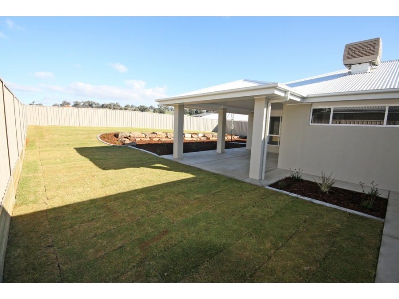 15 Watson Boulevarde, Lloyd NSW 2650