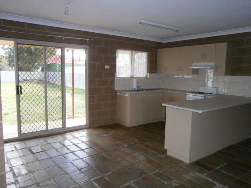 1/12 Bristol Street, Collingullie NSW 2650