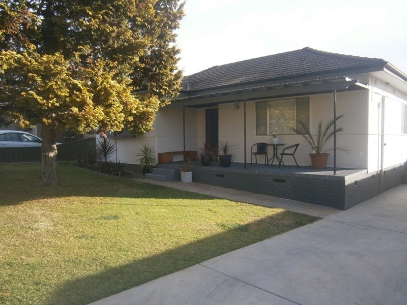 18 Waranga Ave, Wagga Wagga NSW 2650