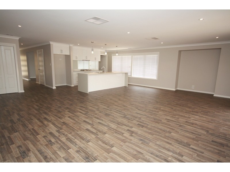 23 Watson Boulevarde, Lloyd NSW 2650