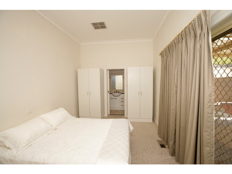 26 Hill Street, Turvey Park NSW 2650