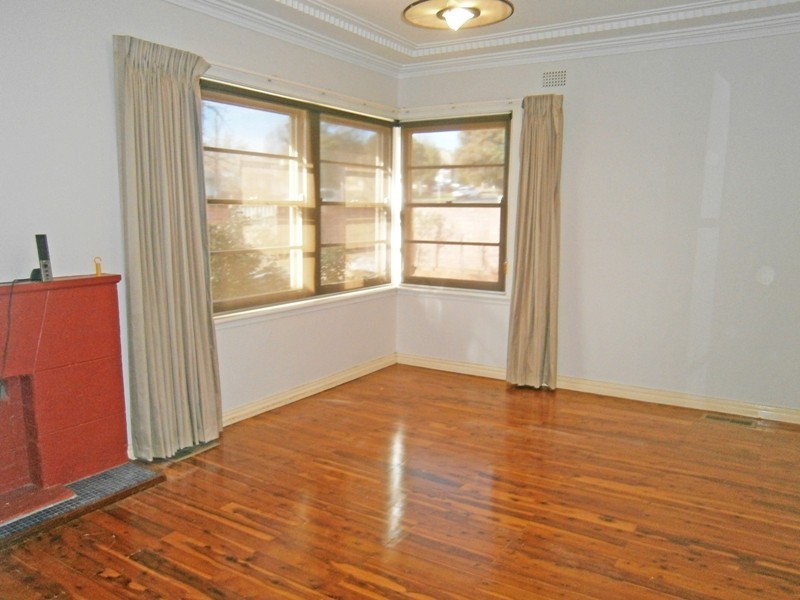 40 Mitchelmore St, Wagga Wagga NSW 2650