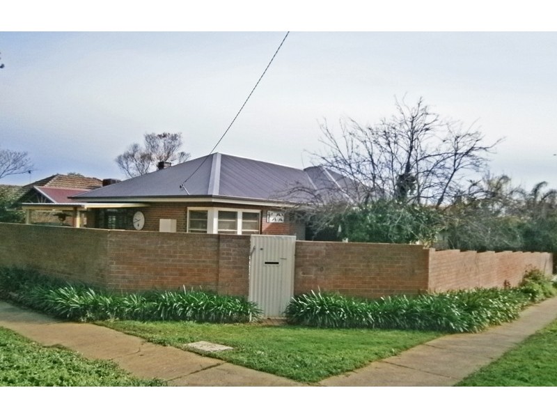 40 Mitchelmore St, Wagga Wagga NSW 2650