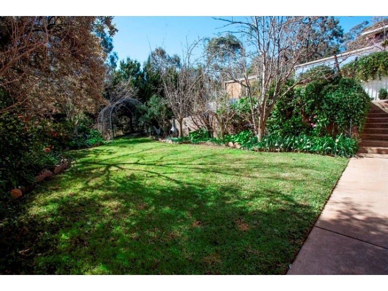 20 Allambie Way, Mount Austin NSW 2650