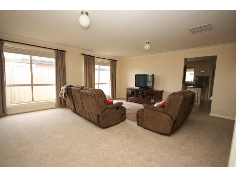 36 Mirrul Street, Glenfield Park NSW 2650