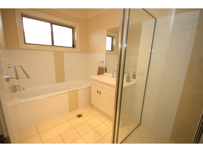 36 Mirrul Street, Glenfield Park NSW 2650