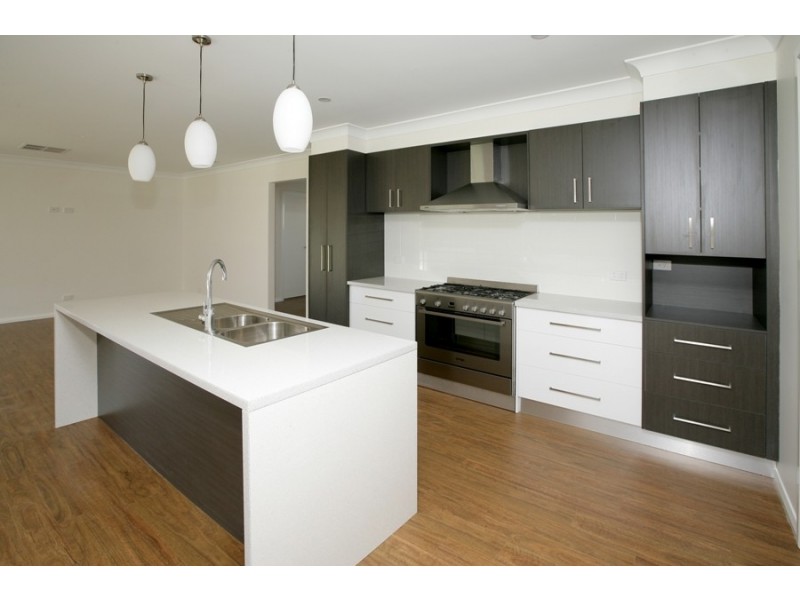 13 Watson Boulevarde, Lloyd NSW 2650