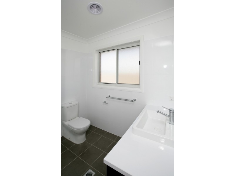 13 Watson Boulevarde, Lloyd NSW 2650