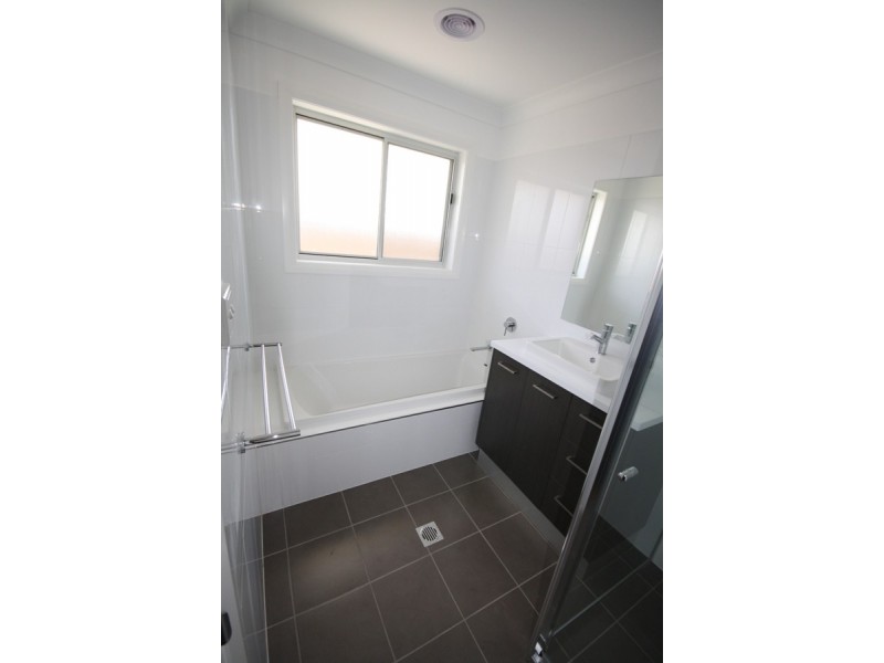 13 Watson Boulevarde, Lloyd NSW 2650