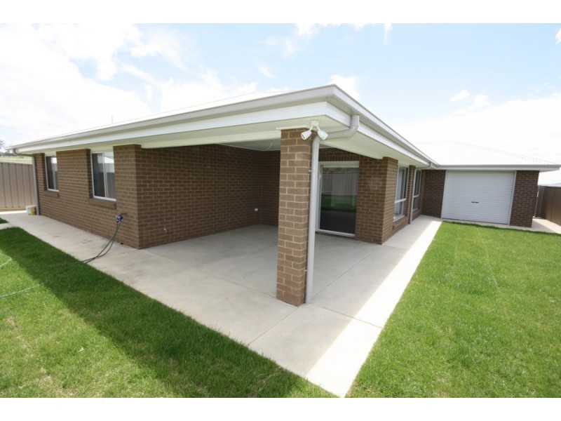 13 Watson Boulevarde, Lloyd NSW 2650