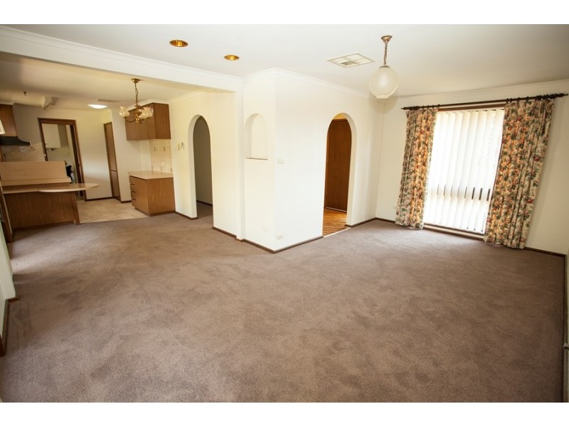 20 Merinda Cres, Kooringal NSW 2650