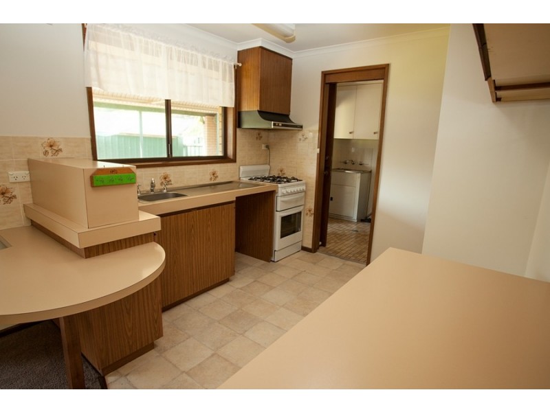 20 Merinda Cres, Kooringal NSW 2650