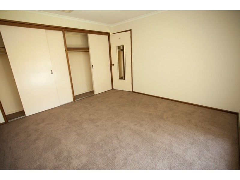 20 Merinda Cres, Kooringal NSW 2650