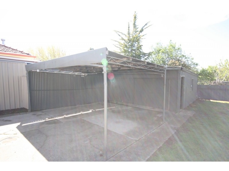 25 Kennedy Ave, Wagga Wagga NSW 2650