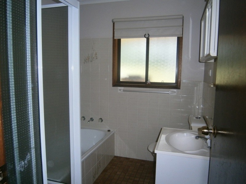 226 Cloughs Rd, Wagga Wagga NSW 2650