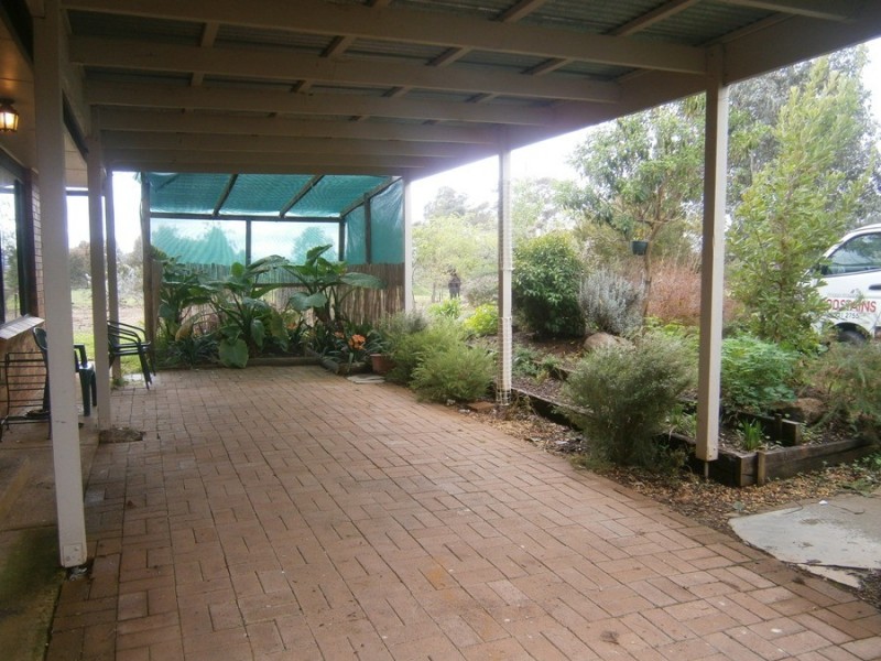 226 Cloughs Rd, Wagga Wagga NSW 2650