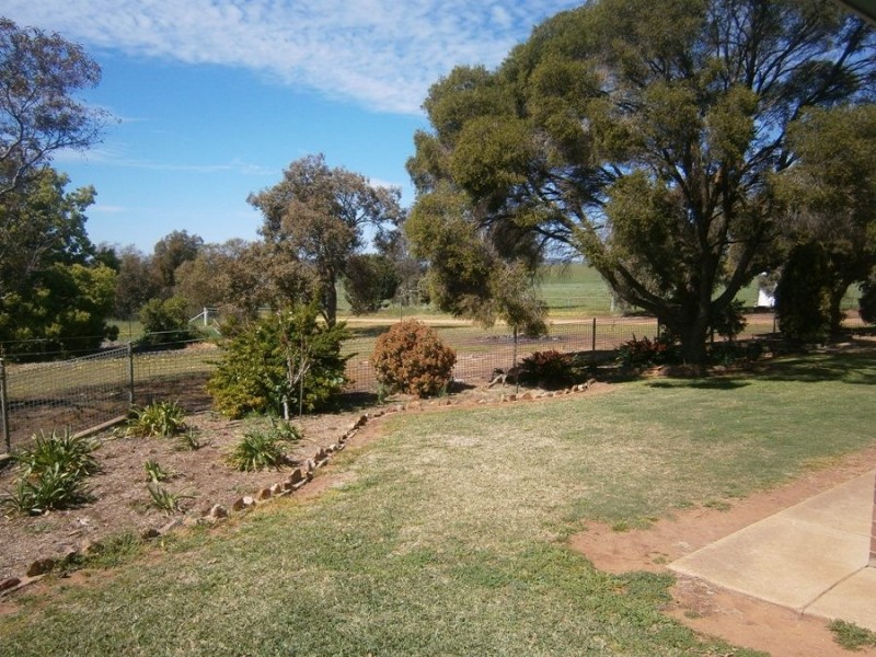 126 Old Narrandera Rd, Wagga Wagga NSW 2650