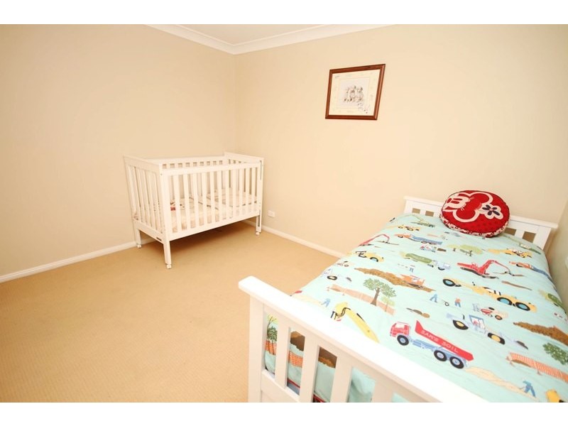 8 Birri Place, Glenfield Park NSW 2650