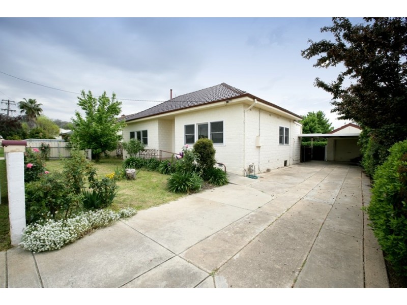 11 The Boulevarde, Kooringal NSW 2650
