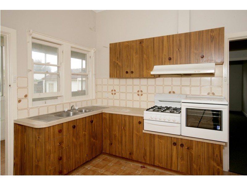 11 The Boulevarde, Kooringal NSW 2650