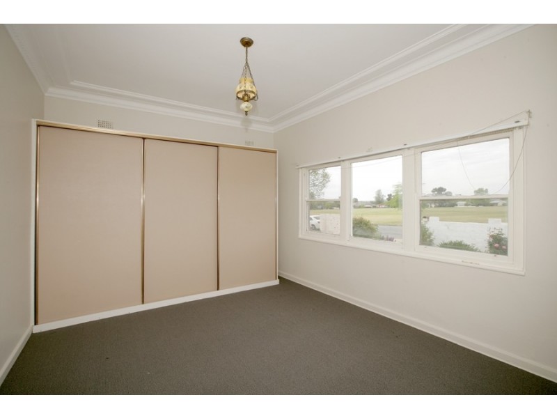 11 The Boulevarde, Kooringal NSW 2650