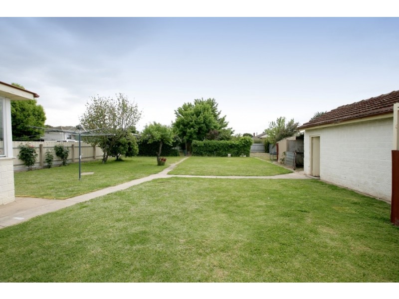 11 The Boulevarde, Kooringal NSW 2650
