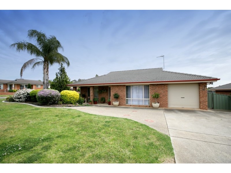 1/23 Roberts Way, Kooringal NSW 2650