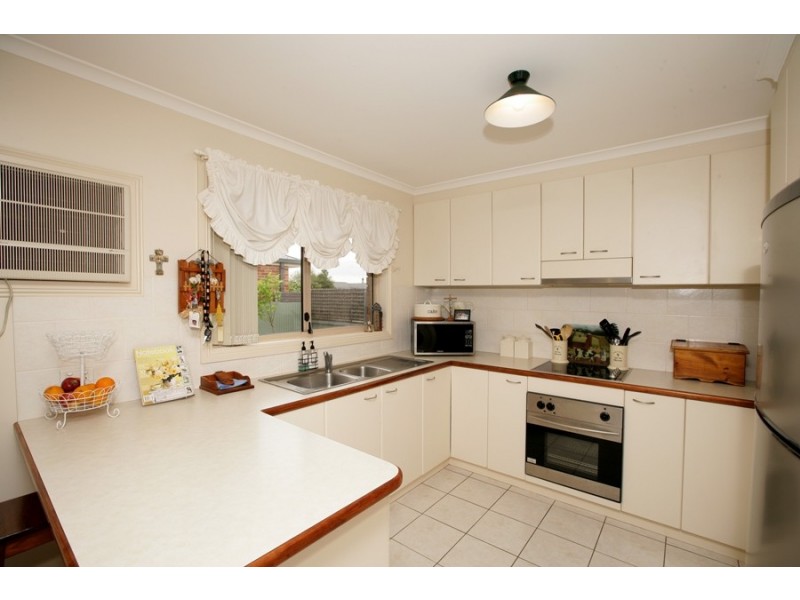 1/23 Roberts Way, Kooringal NSW 2650