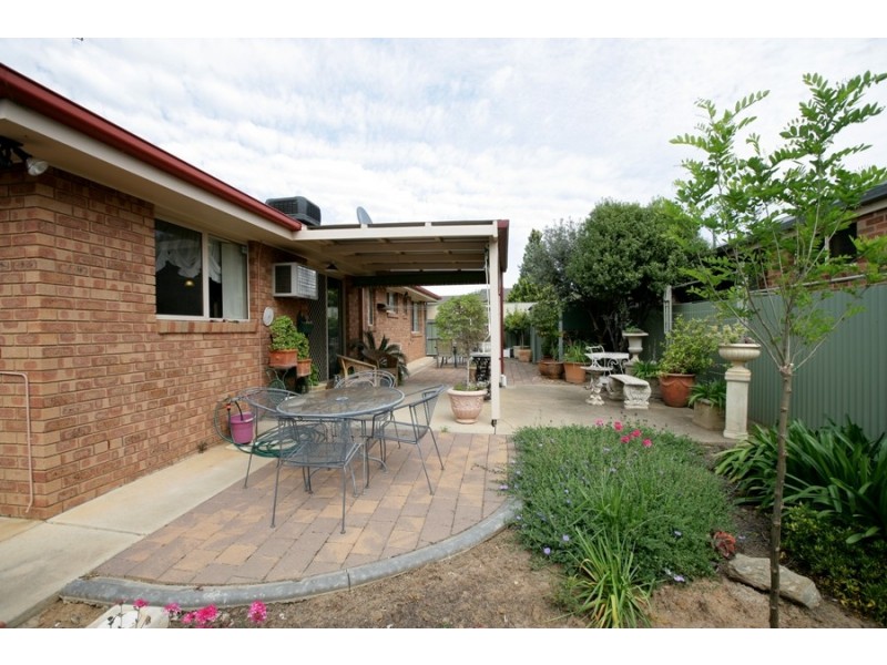 1/23 Roberts Way, Kooringal NSW 2650