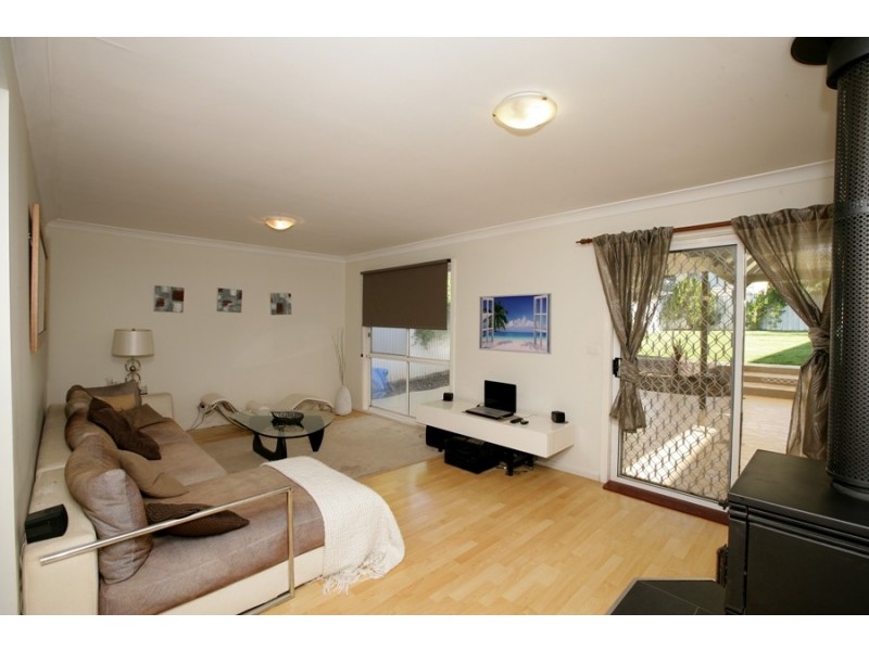 16 Heydon Avenue, Turvey Park NSW 2650