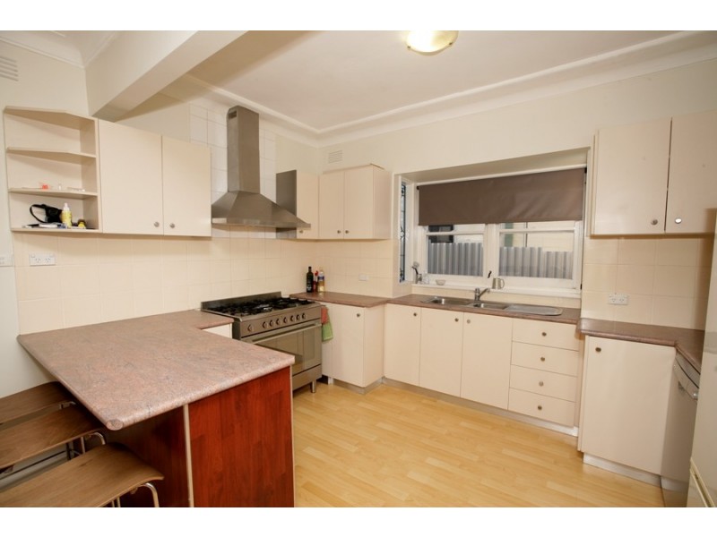 16 Heydon Avenue, Turvey Park NSW 2650