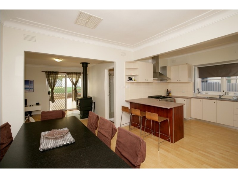16 Heydon Avenue, Turvey Park NSW 2650