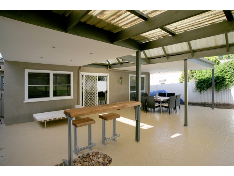 16 Heydon Avenue, Turvey Park NSW 2650