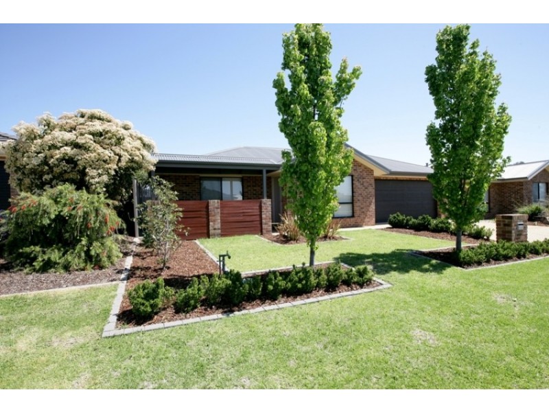 1/31 Warambee Street, Glenfield Park NSW 2650