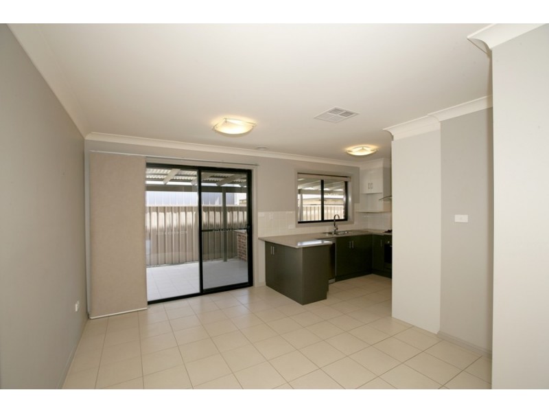 1/31 Warambee Street, Glenfield Park NSW 2650