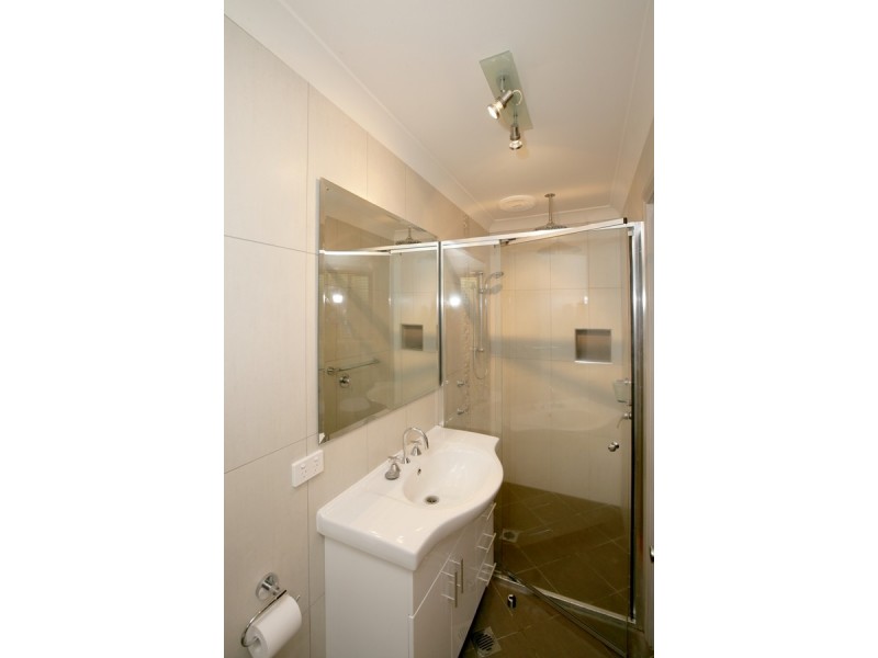 1/31 Warambee Street, Glenfield Park NSW 2650