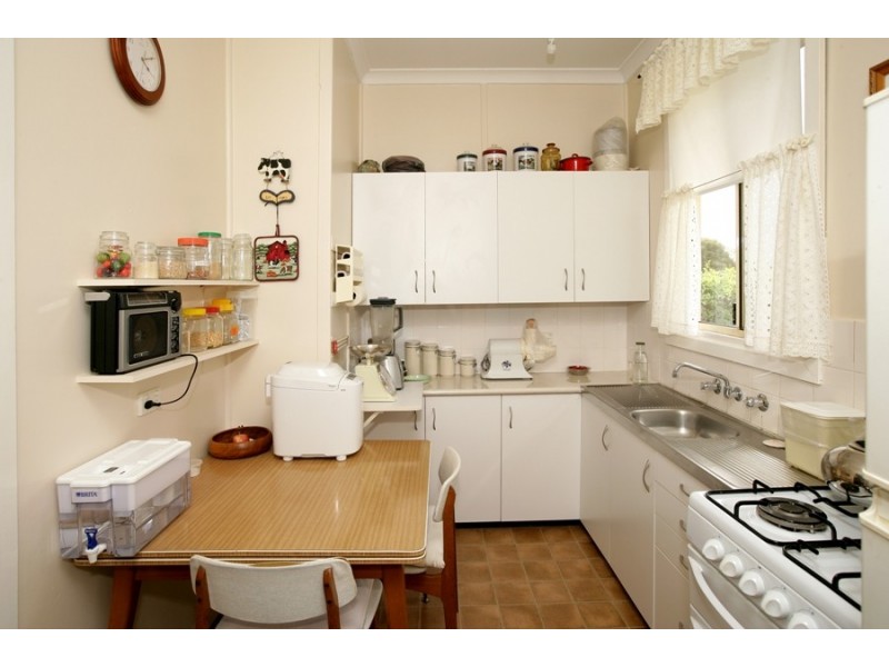 3 Phillip Avenue, Mount Austin NSW 2650