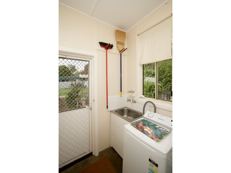 3 Phillip Avenue, Mount Austin NSW 2650