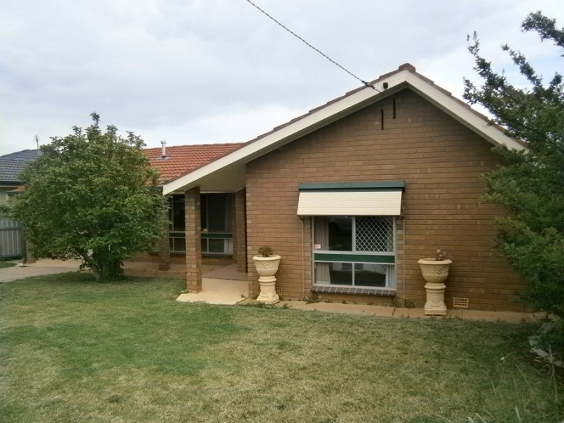 20 Carmody St, Wagga Wagga NSW 2650