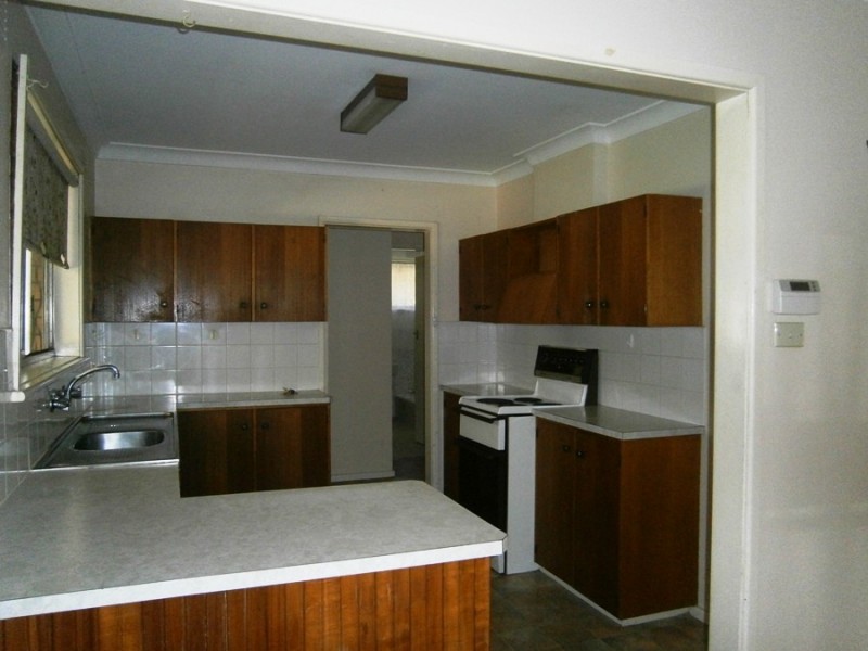 31 Waranga Ave, Wagga Wagga NSW 2650