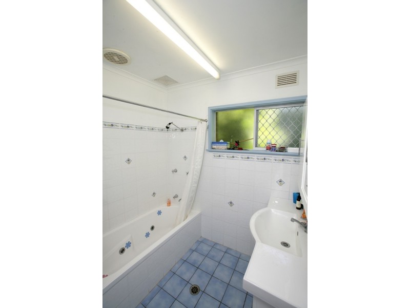 33 Bellevue Parade, Kooringal NSW 2650