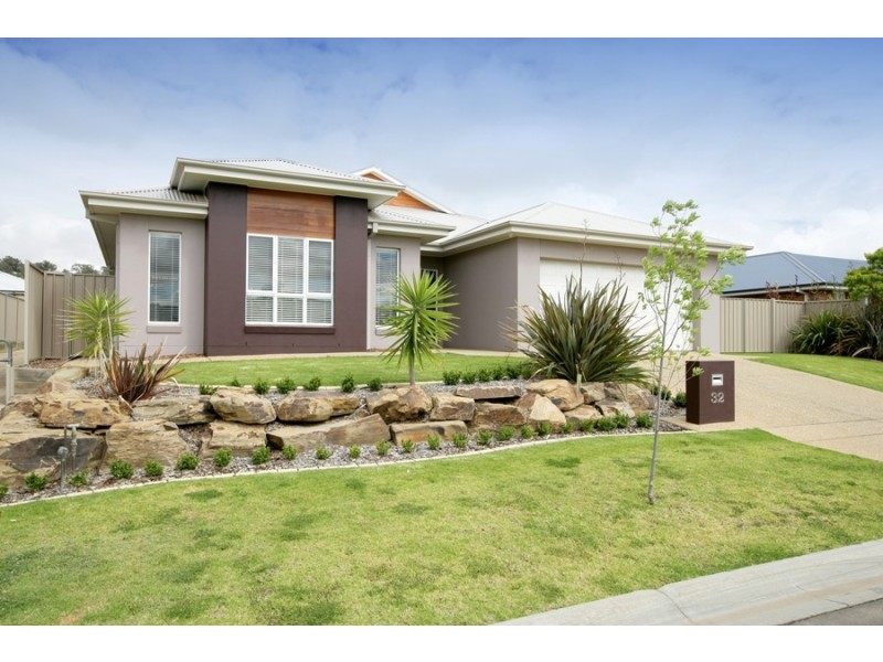 32 Bogong Cres, Tatton NSW 2650