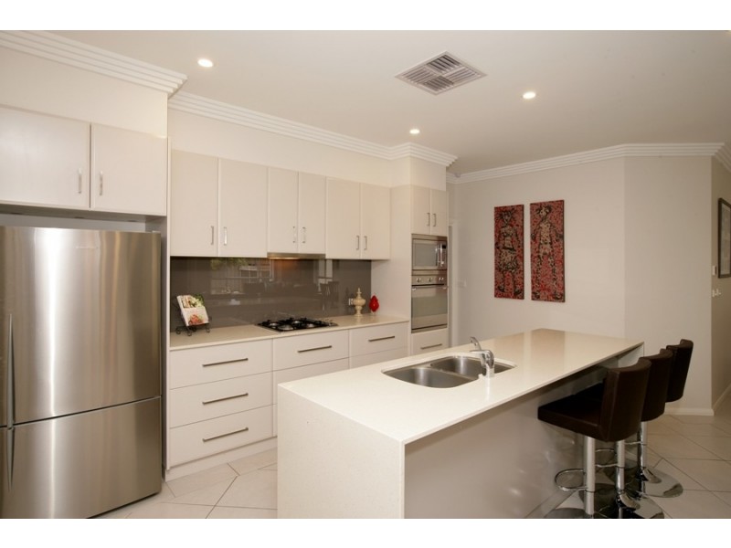 32 Bogong Cres, Tatton NSW 2650