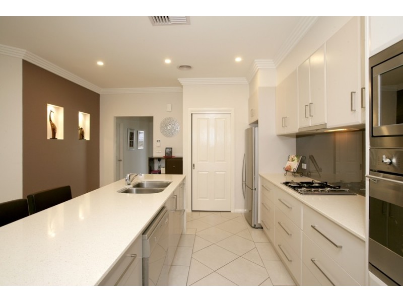 32 Bogong Cres, Tatton NSW 2650