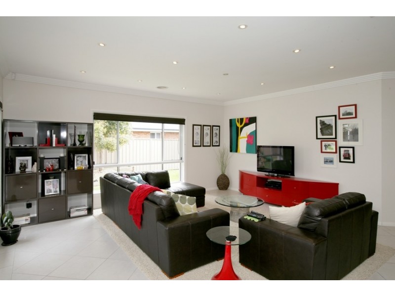 32 Bogong Cres, Tatton NSW 2650