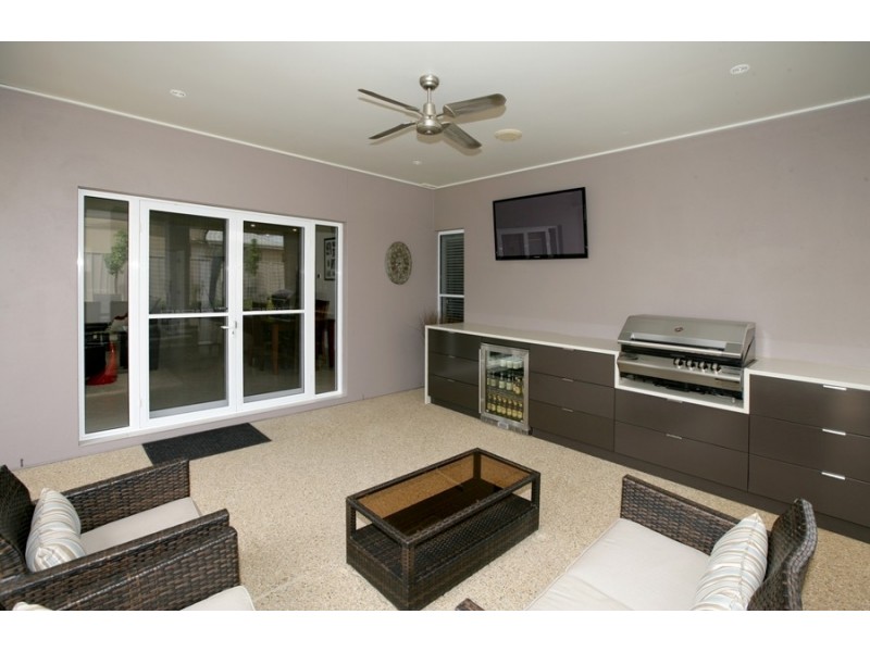 32 Bogong Cres, Tatton NSW 2650