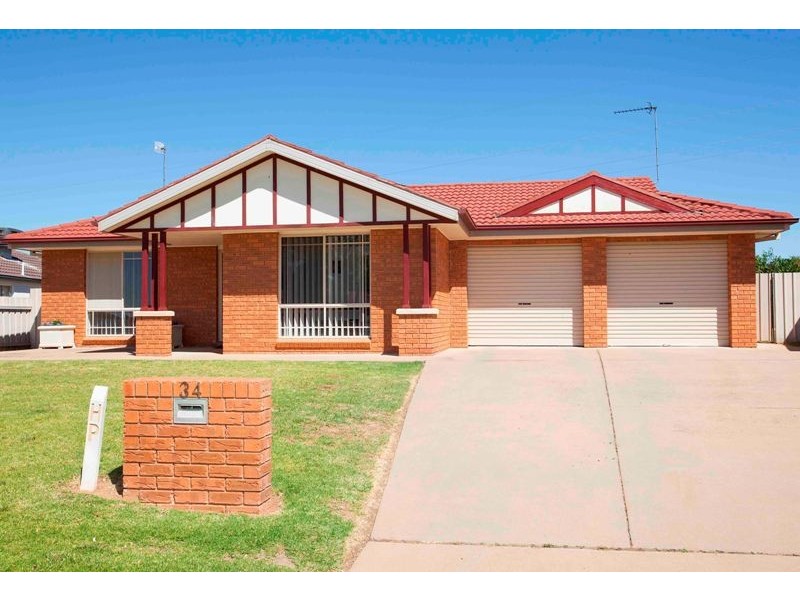 34 Kaldari Crescent, Glenfield Park NSW 2650