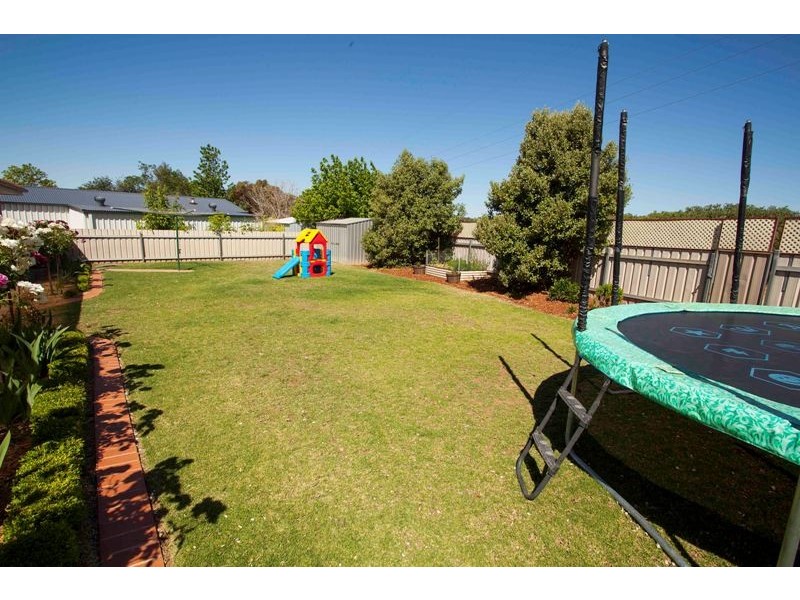 34 Kaldari Crescent, Glenfield Park NSW 2650